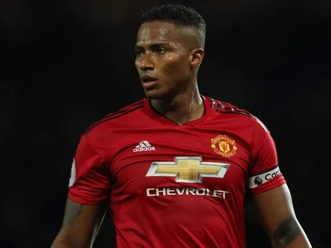 Mourinho thực hiện 8 sự thay đổi, gọi 2 thần đồng đấu Valencia