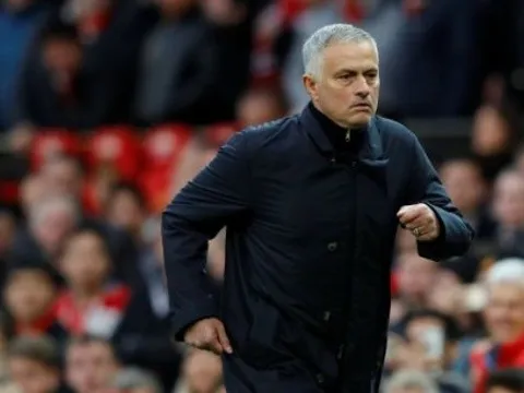 Mourinho tiết lộ bí quyết chiến thắng và 'đá đểu' tin đồn sa thải