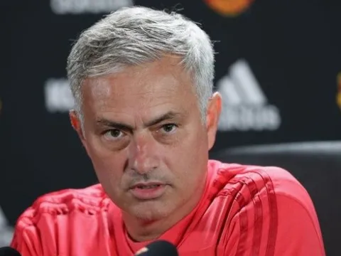 Mourinho TIẾT LỘ nguyên nhân tại sao Man Utd không thể chơi tấn công