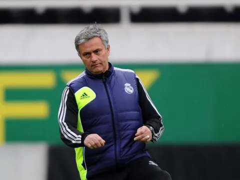 Mourinho trở lại Real, chuyện rợn người ngày Giáng Sinh