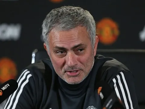 Mourinho úp mở khả năng mua cả Ozil và Griezmann