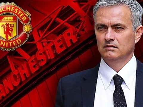 Mourinho và Man United: Đừng vì quá cô đơn mà nắm vội một bàn tay lạ