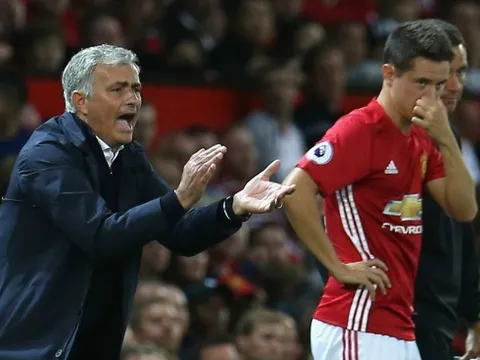 Mourinho 'xé ruột gan' khi phải để 2 cầu thủ Man Utd này dự bị