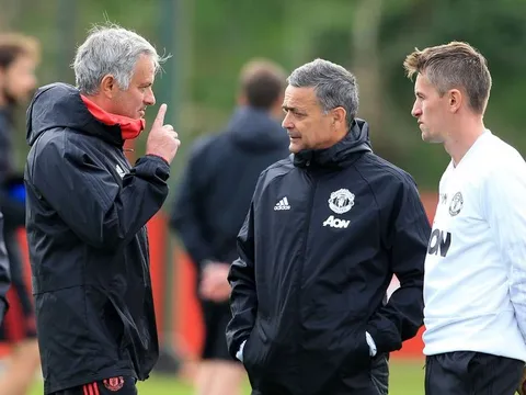 Hàng loạt sao trẻ được gọi lên đội một Man Utd