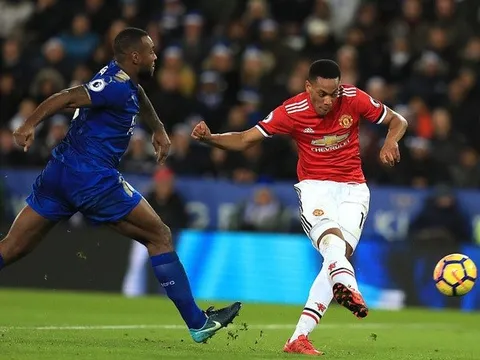 Điểm tin sáng 24/12: Mourinho nổi trận lôi đình; Ramos hứng gạch đá vì chơi xấu