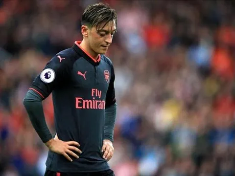 Atletico nhảy vào cuộc đua, M.U khó có cửa đón Mesut Ozil