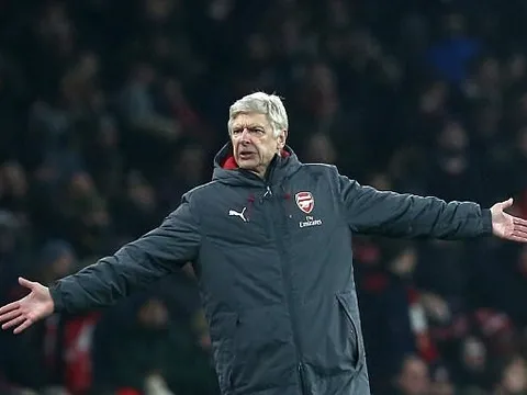 Anh học trò và gã thương buôn đã phá hỏng derby nước Anh