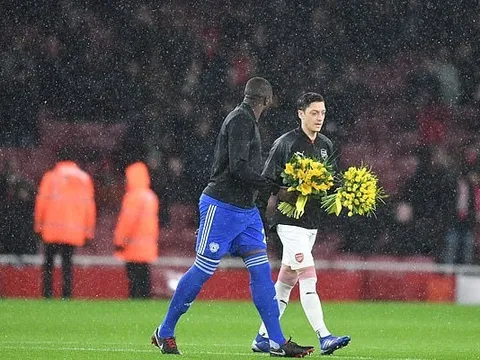 M.U, Arsenal và Cardiff đồng loạt tri ân Sala