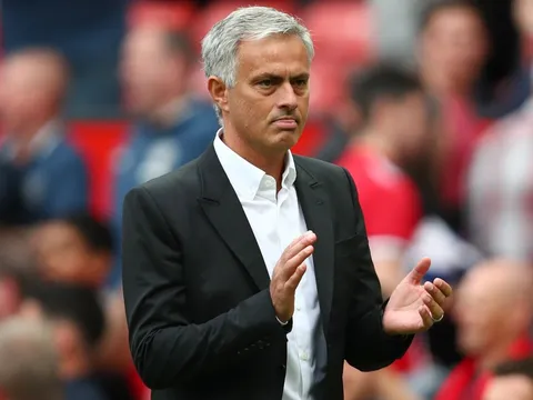 M.U đấu Stoke City, Mourinho lo lắng
