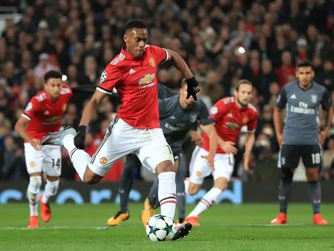 M.U đụng Chelsea, Martial bắn thông điệp đến Mourinho