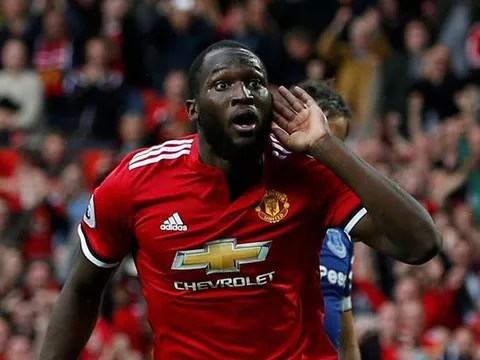 Man Utd bị cảnh báo vì phân biệt chủng tộc với Lukaku