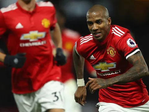 MU và vũ khí bí mật: Phép màu Ashley Young