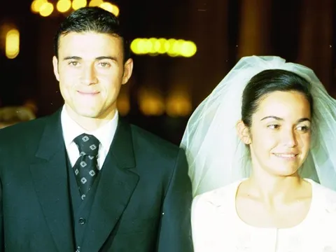 Luis Enrique lần đầu tiên lộ ảnh cưới sau 20 năm