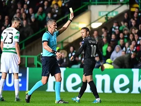 Muốn giỏi như Messi, Neymar nên bớt 'diễn'