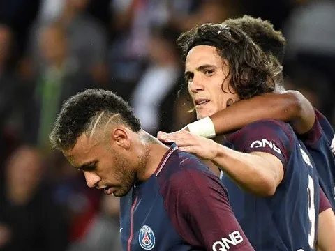 Muốn 'nhường' penalty cho Cavani, Neymar khiến NHM cười 'té ghế'