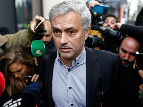 Muốn thành công, M.U hãy cho Mourinho thời gian