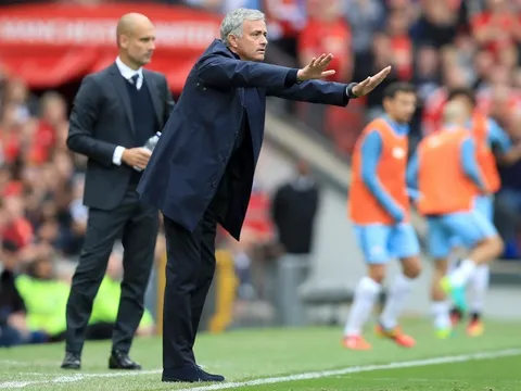 Vượt mặt Gerd Muller, Messi "phả hơi nóng" vào vua bóng đá Pele