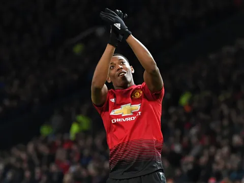 Trước thềm đại chiến, Martial lại được đàn anh cấp "doping"