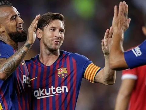 Nhận mưa gạch đá, Valverde vẫn "cứng đầu cứng cổ" làm điều này