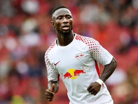 Naby Keita "cân" cả hàng tiền vệ Tunisia