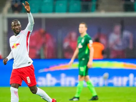 Naby Keita lại tỏa sáng, RB Leipzig bám sát Bayern