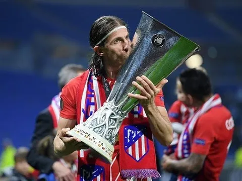 Nâng cấp cánh trái, Man Utd nhắm 'lão tướng' 30 triệu euro