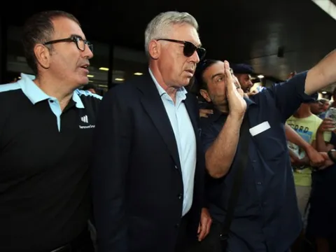 Napoli cực ngầu theo chân Ancelotti tiến đánh thành Rome