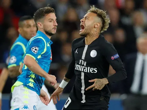 Napoli có cơ hội lớn 'hất cẳng' PSG khỏi Champions League