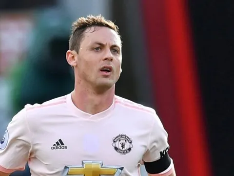 Sốc! 71% fan Man Utd muốn tiền vệ 40 triệu bảng ra đi