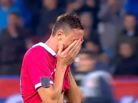 Nemanja Matic rơi lệ ngày Serbia đoạt vé đi World Cup