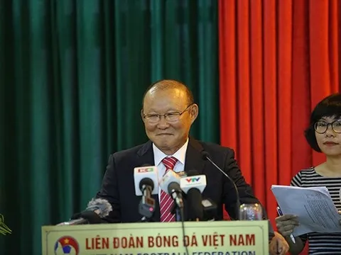 “Nên duyên” với tuyển Việt Nam: Không có tuần trăng mật cho thầy Park