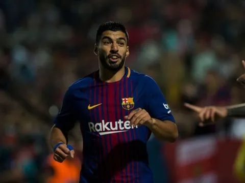 Neville: Luis Suarez có ADN của Quỷ đỏ