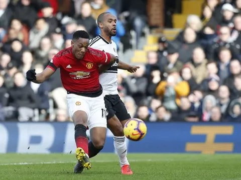 Gary Neville: "Ma thuật, không thể tin được! Cậu ấy rực sáng như Ronaldo"