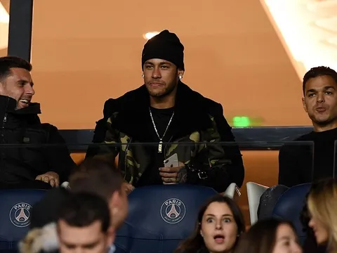 Neymar bảnh bao trên khán đài nhìn đồng đội 'tiêu diệt' Nice