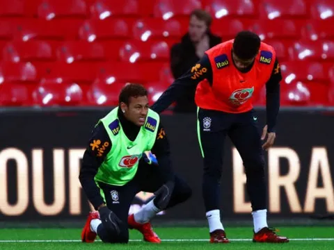 Neymar bị 'triệt hạ', Coutinho nóng lòng chờ ngày trở lại