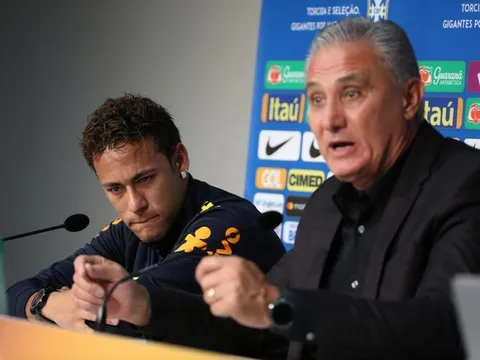 Neymar òa khóc giữa phòng họp báo khi nhắc về PSG