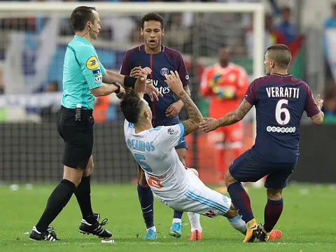Mới 25 tuổi, Neymar sắp thành vua thẻ đỏ