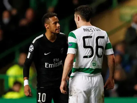 Neymar từ chối bắt tay, thách thức đối thủ sau trận thắng