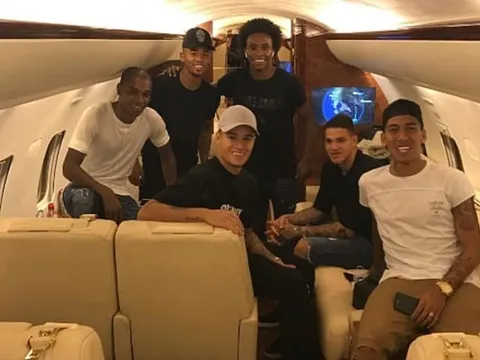 Neymar và dàn sao Brazil rạng rỡ quay trở lại châu Âu