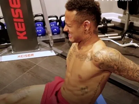 Neymar vã mồ hôi tập hồi phục sau sự cố gãy xương bàn chân