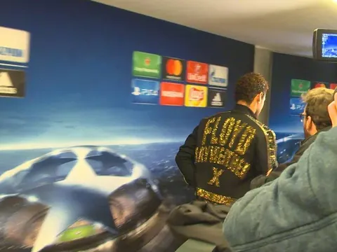 Neymar văng tục vì liên tục bị hỏi về Real