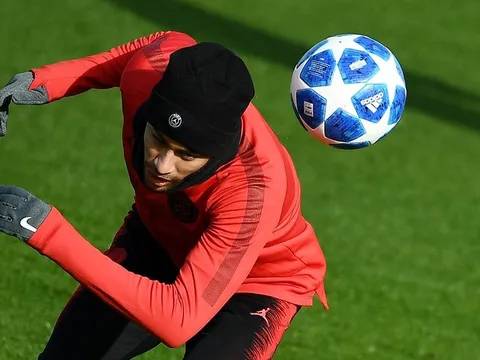 Neymar xỏ háng Mbappe trước trận gặp Napoli