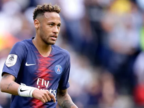 Trước thềm siêu kinh điển, đây là hành động của Neymar với Barca