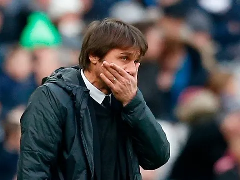 Ngày Conte đầu hàng trước David Moyes