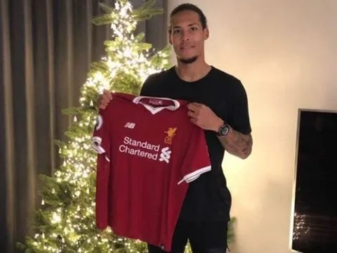 Ngày này năm xưa, Van Dijk 'đốt tiền' của Liverpool