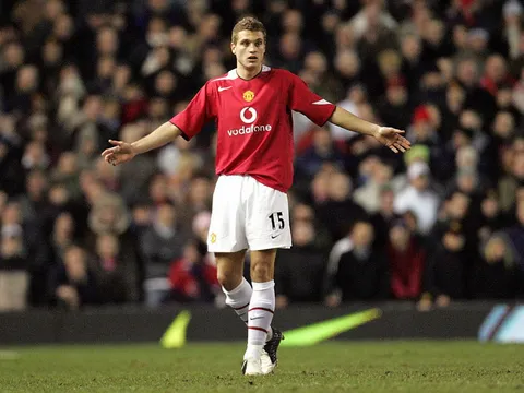 Ngày này năm xưa: Vidic CHÍNH THỨC ra mắt Man Utd