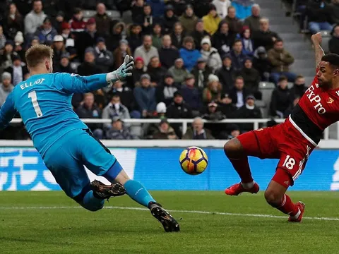 Ngoại hạng Anh đêm qua: Watford lại bùng nổ, đáy bảng vùng lên