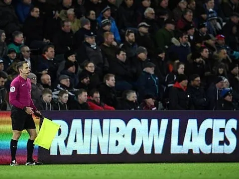 Ngoại hạng Anh rực rỡ sắc màu vì chiến dịch ủng hộ người đồng tính