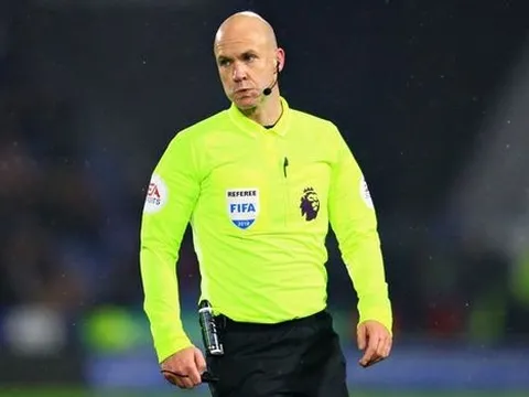 "Người con thành Manchester" cầm còi trận Man City - Liverpool