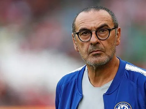 Người cũ Arsenal lên tiếng, khuyên sao Chelsea "bỏ mặc" Sarri